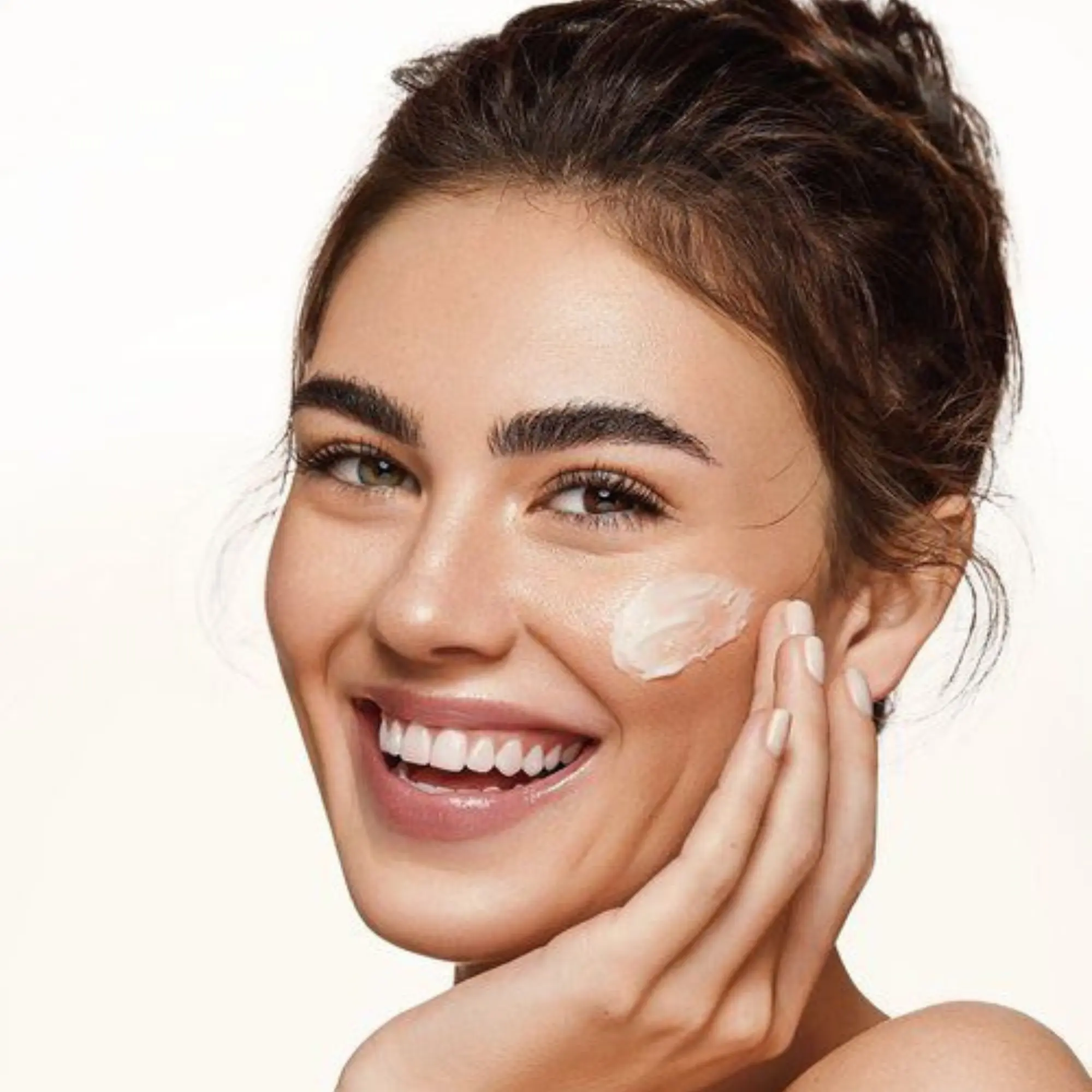 Craze-Face-primer-model-2-1-1-1.webp